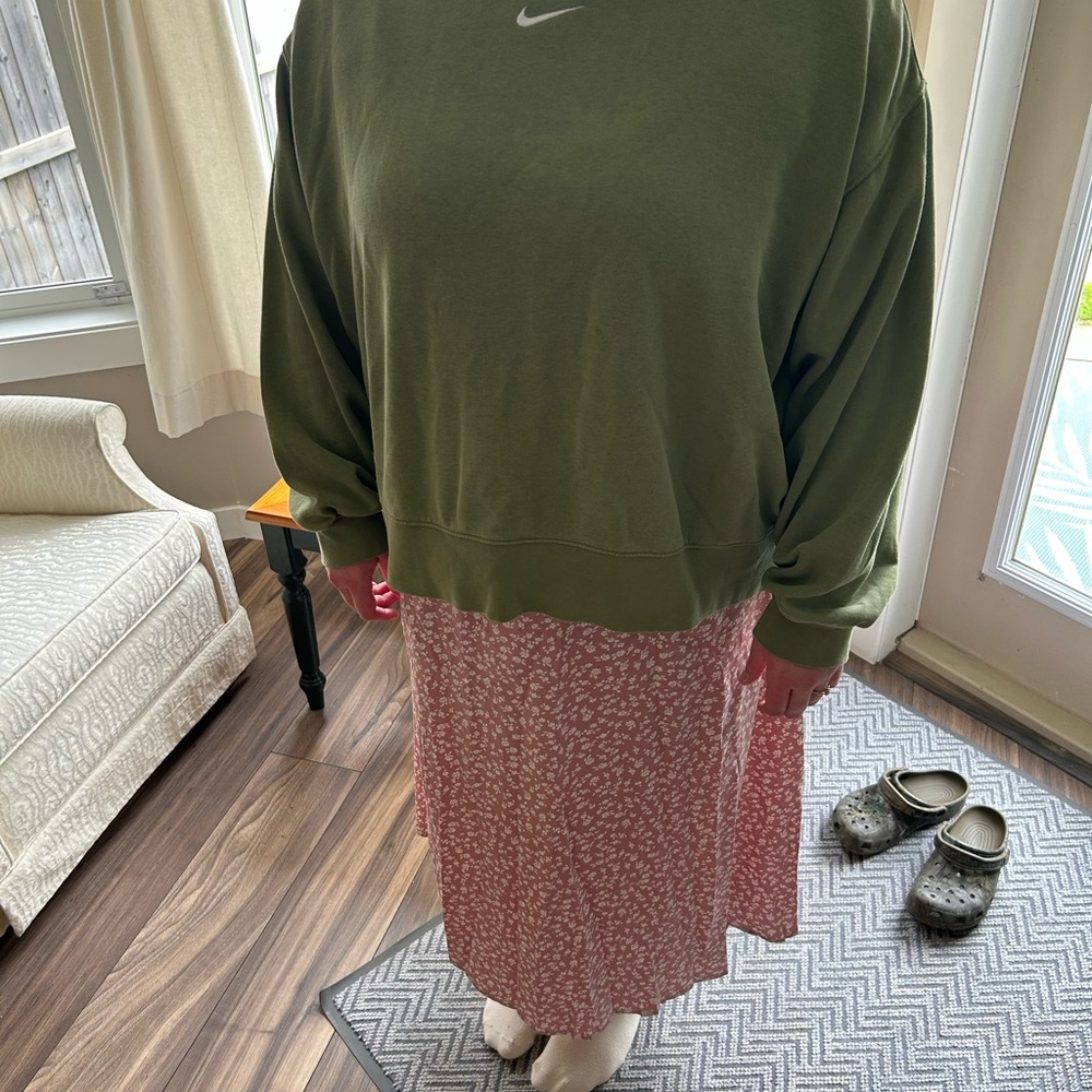 Nike Women’s Green Crewneck Sweater